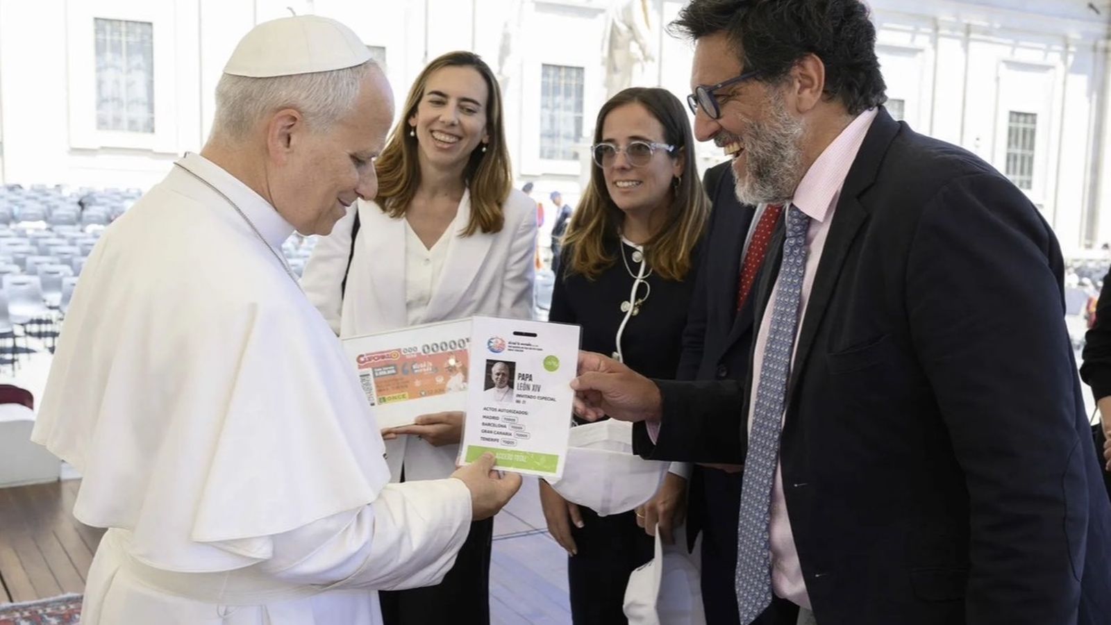 El Papa recibe su acreditación