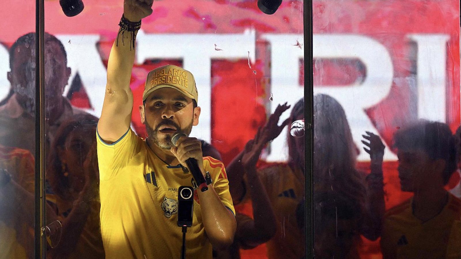 El ultraderechista De la Espriella es el más votado en Colombia e irá a segunda vuelta