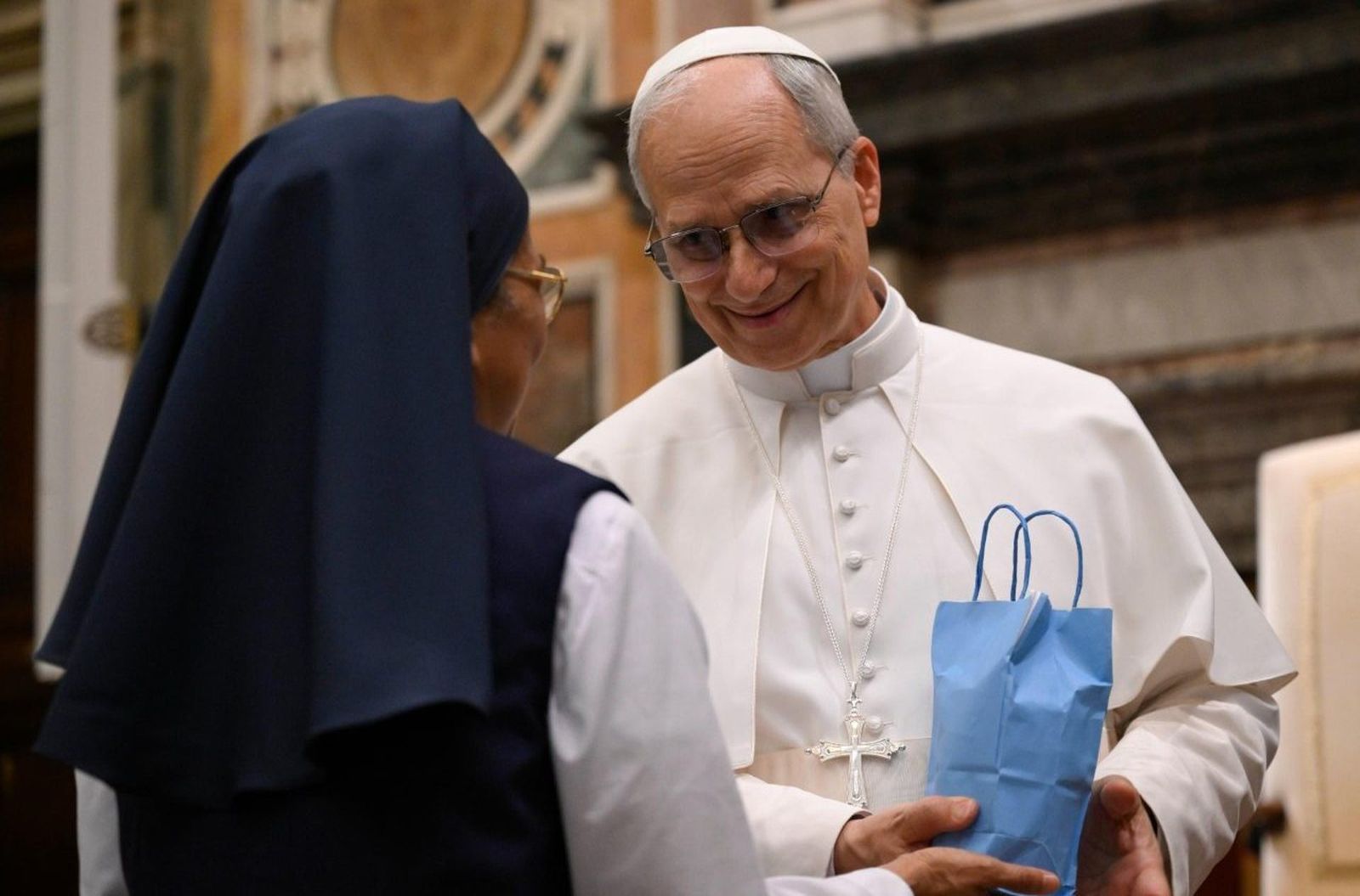 León XIV, con los participantes en la asamblea anual de las OMP