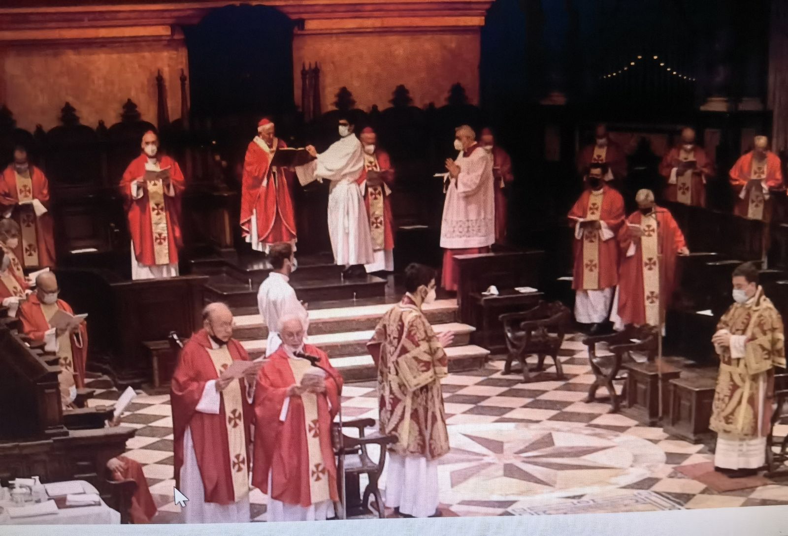 Cañizares: "“Necesitamos y pedimos un nuevo Pentecostés que nos deje encerrados en nuestros templos, nuestras casas, nos haga salir a las calles, a las plazas, para anunciar sin miedos ni complejos que Dios les ama".