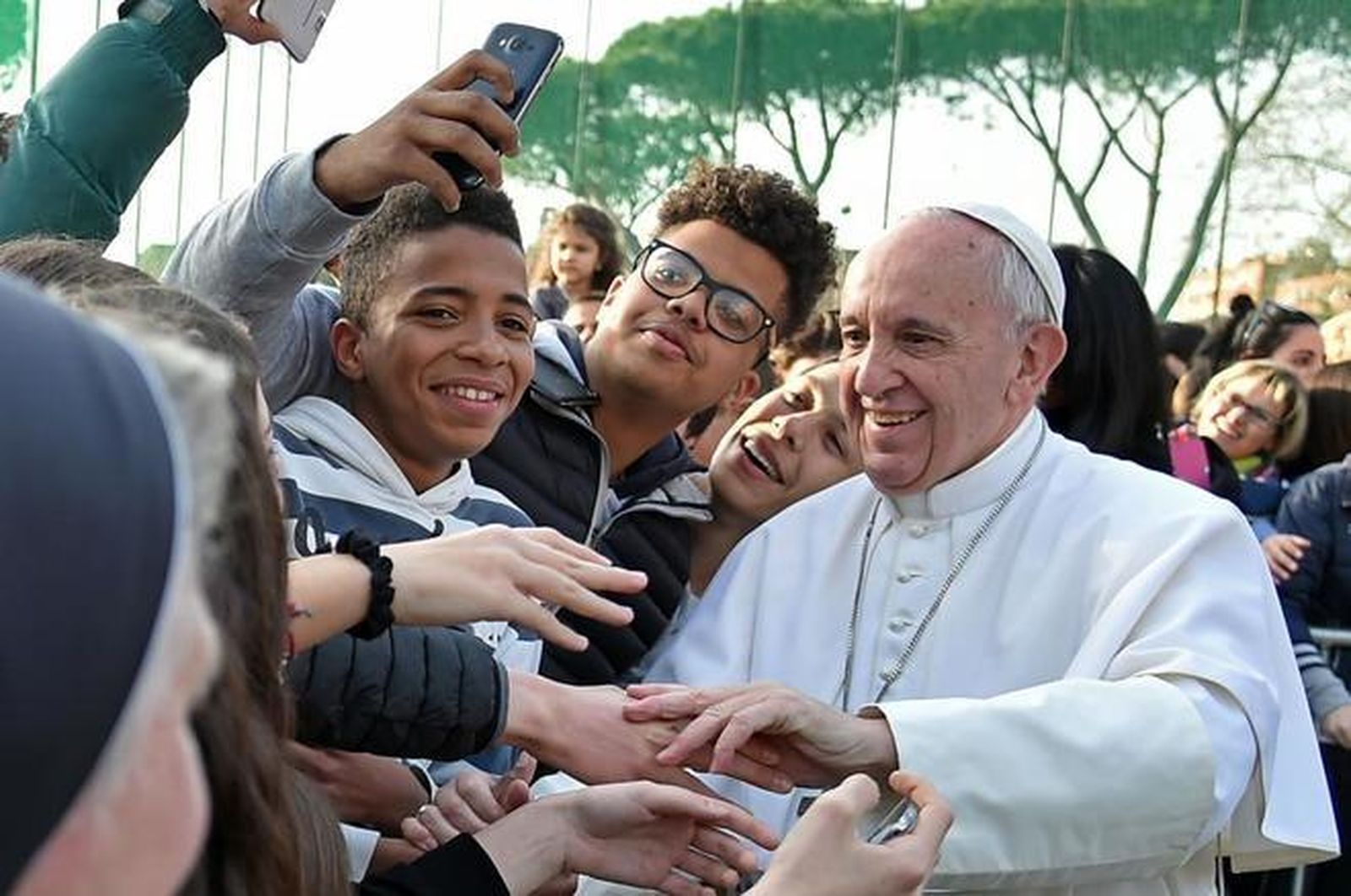 De ataques y defensas en contra y a favor de Francisco