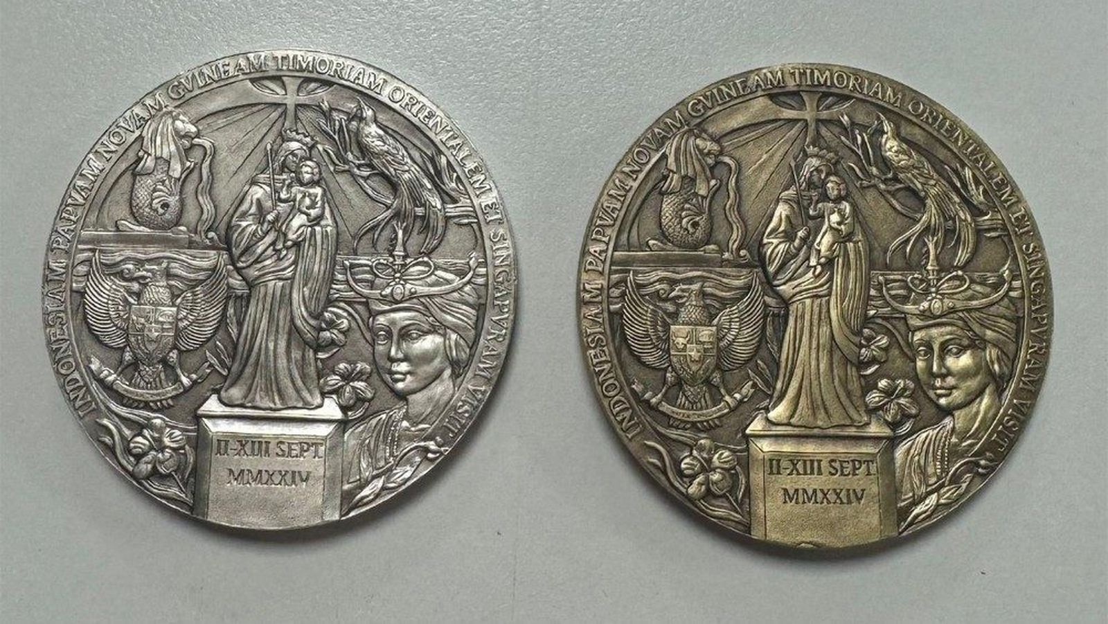 Reverso de la medalla conmemorativa del 45º viaje apostólico del Papa Francisco a Asia y Oceanía