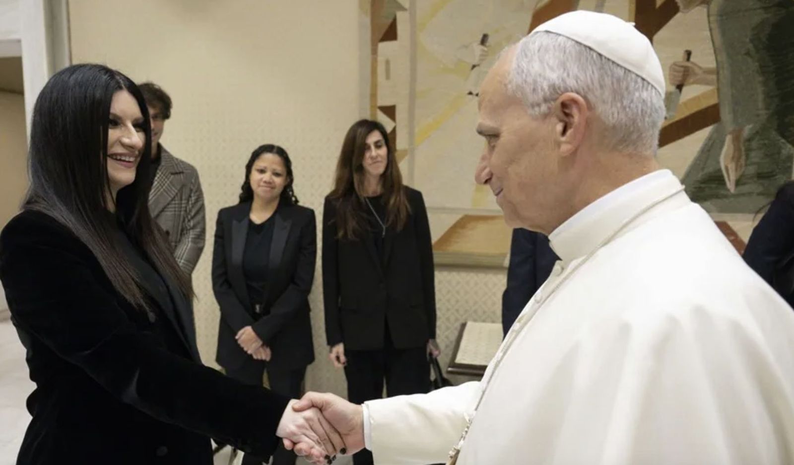 Laura Pausini, con el Papa León XIV