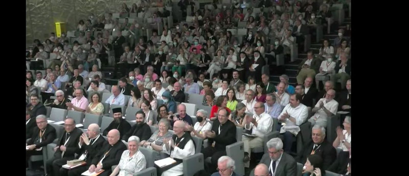 Centenares de participantes en la Asamblea Sinodal