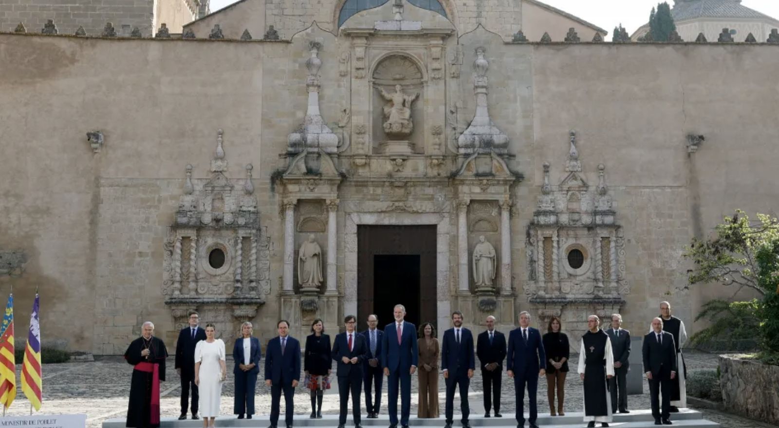 Foto de familia con el Rey en el Monasterio de El Poblet