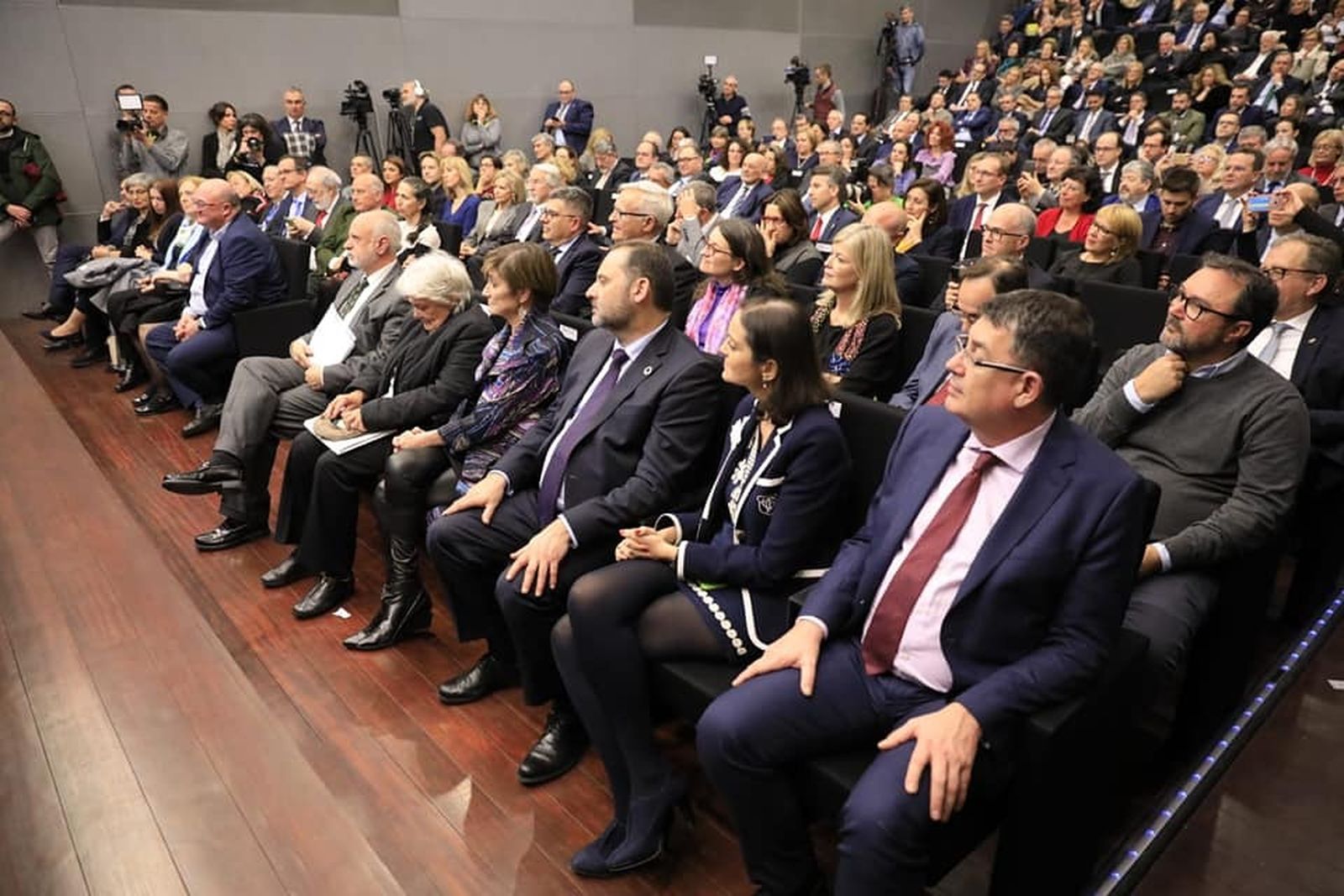 Asistentes al acto, Ábalos y Maroto, entre ellos.