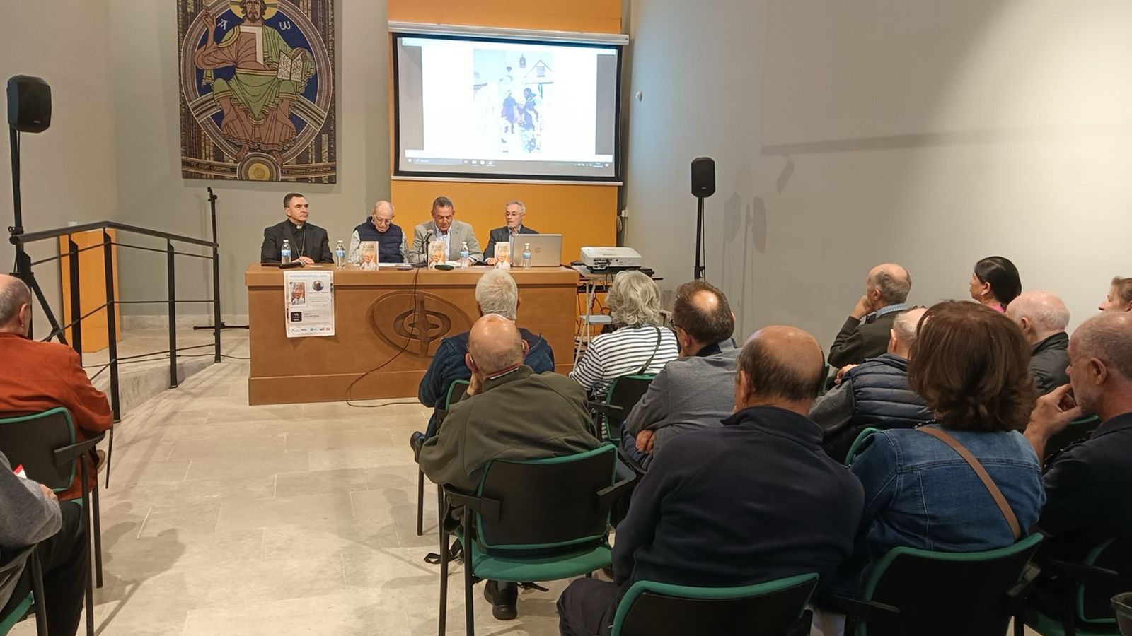 Presentación del libro 'El arco que se encorva' de Ángel Becerril