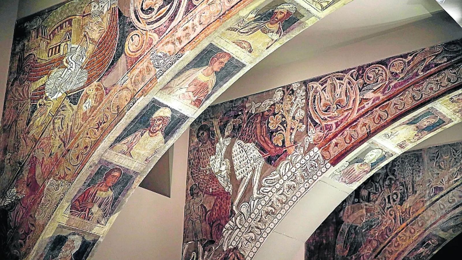 Las pinturas murales en el Museo Nacional de Arte de Cataluña (MNAC)