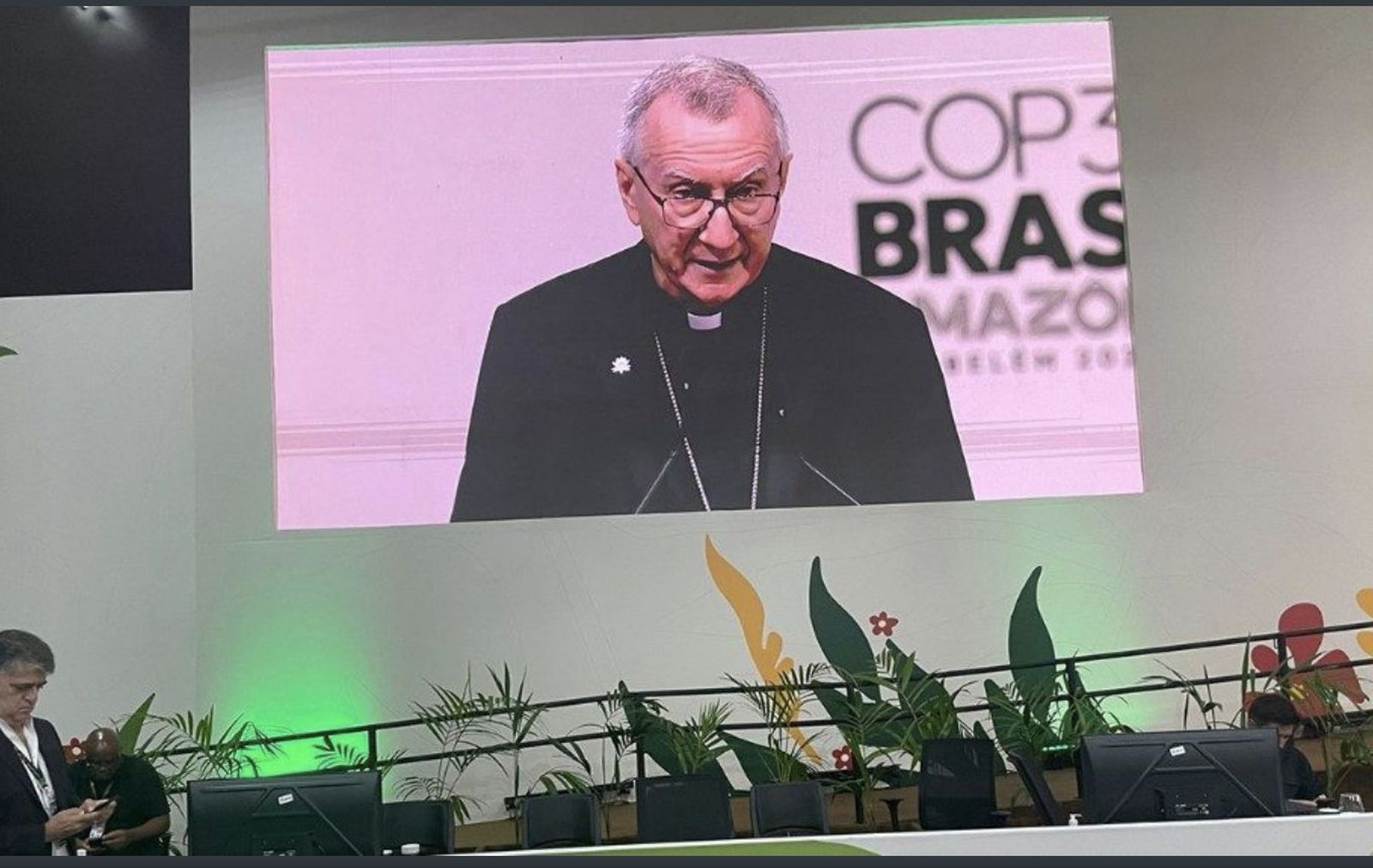El cardenal Parolin, en la CPP30, en Belém