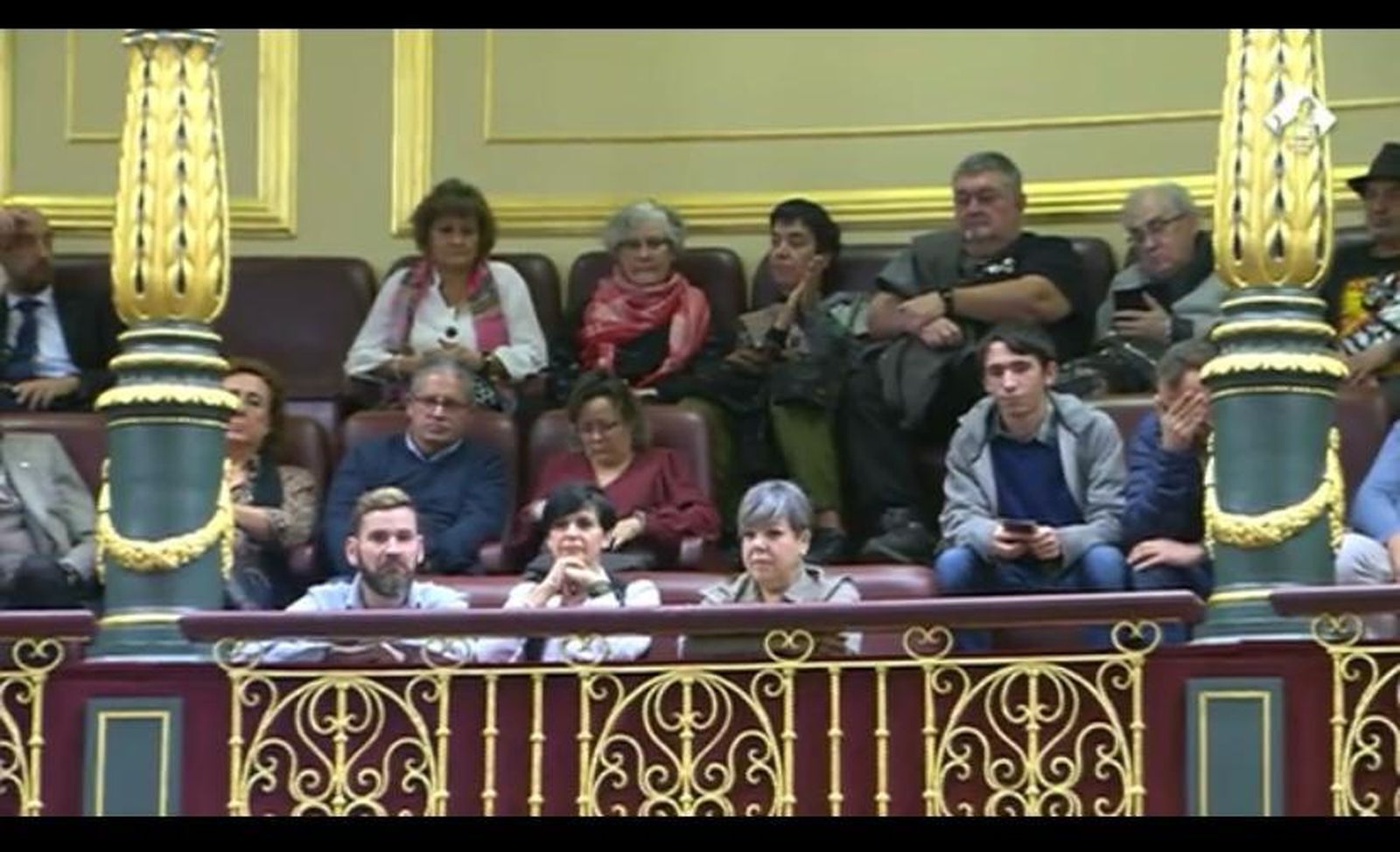 Las víctimas escuchan a Gabilondo en el Congreso