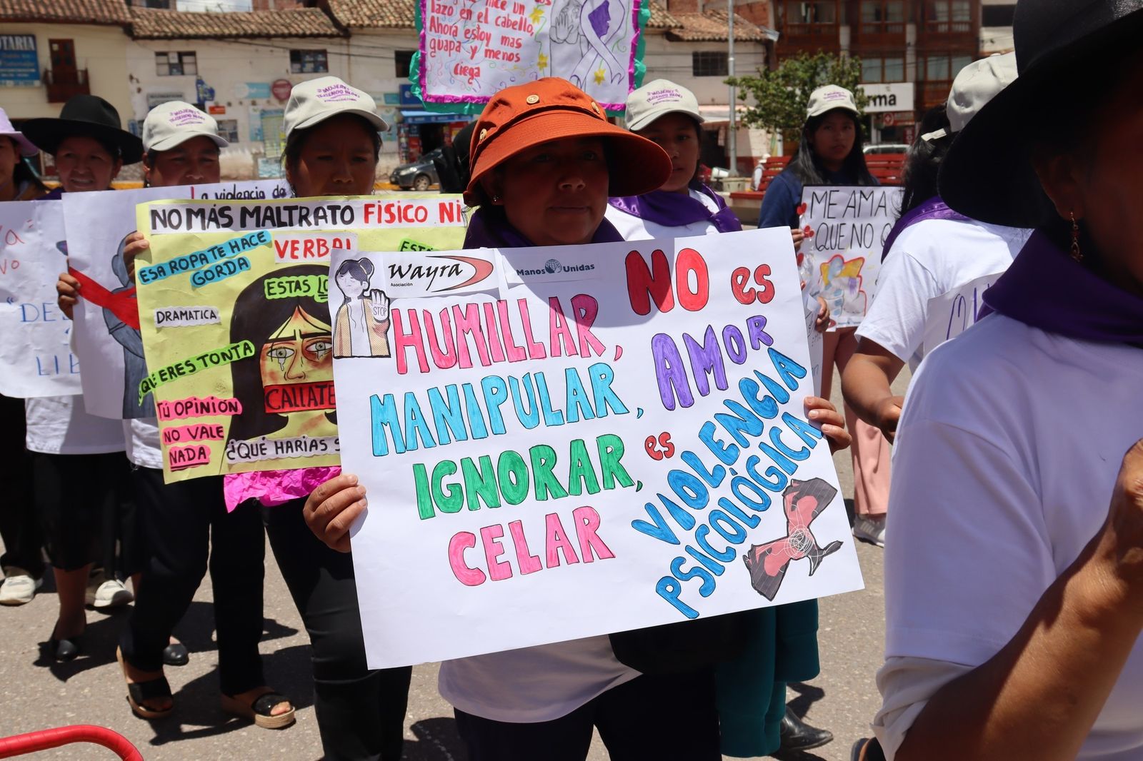 Mujeres rurales de Perú contra la violencia de género