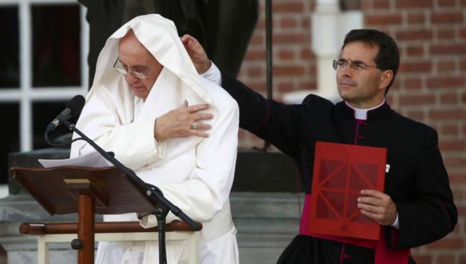 El Papa y Mark Miles