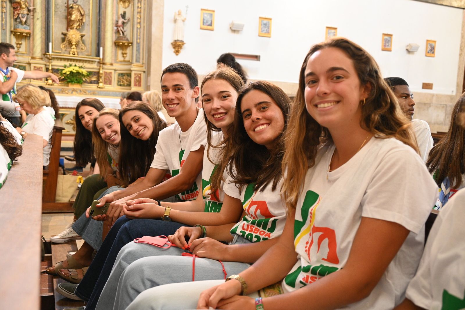 Un grupo de jóvenes peregrinos rumbo a Lisboa
