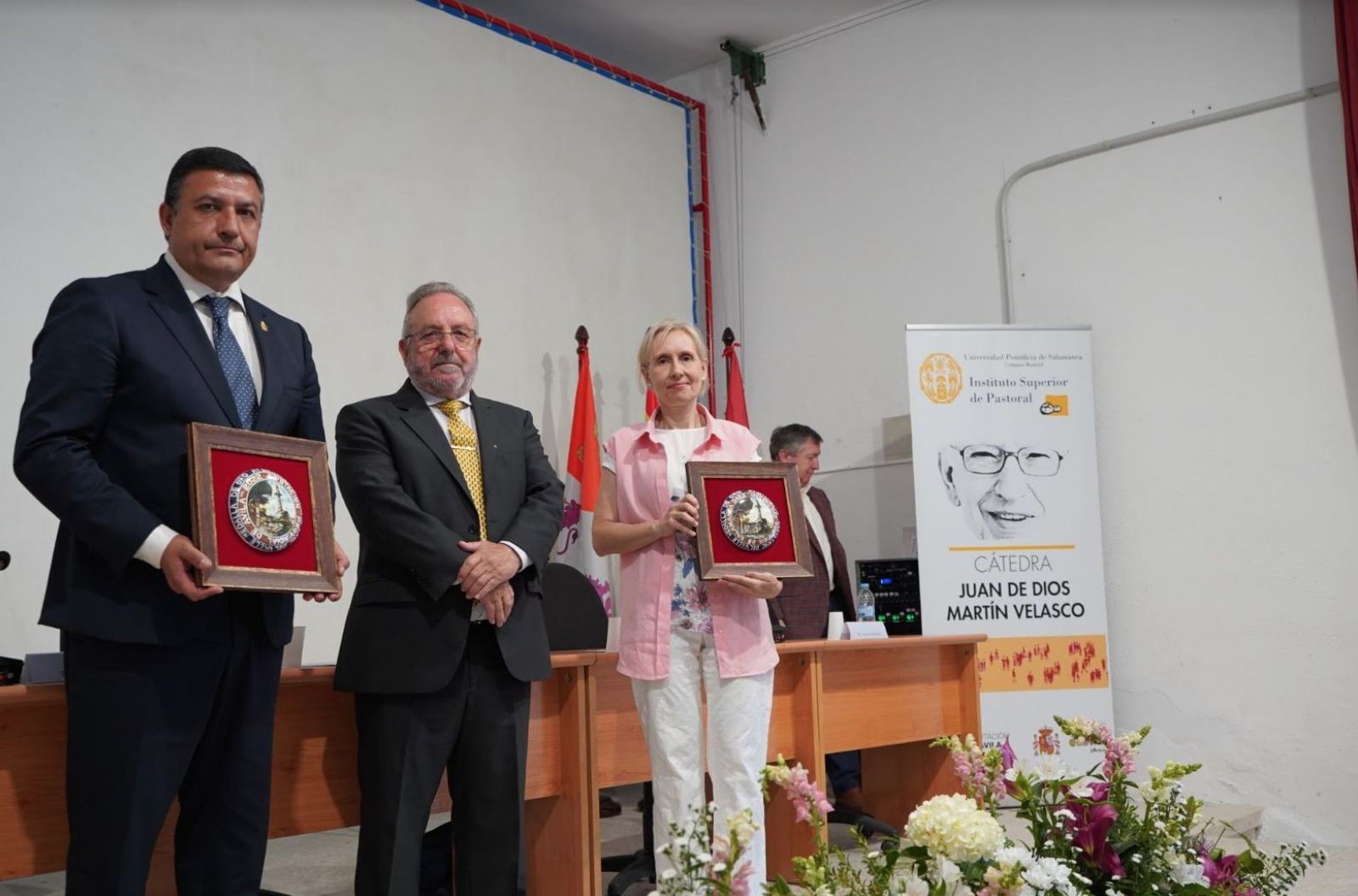 UPSA recibe  Medalla de Oro de la Villa de Santa Cruz del Valle