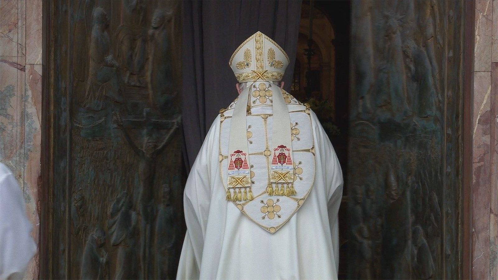 El cardenal Harvey abrió la Puerta Santa