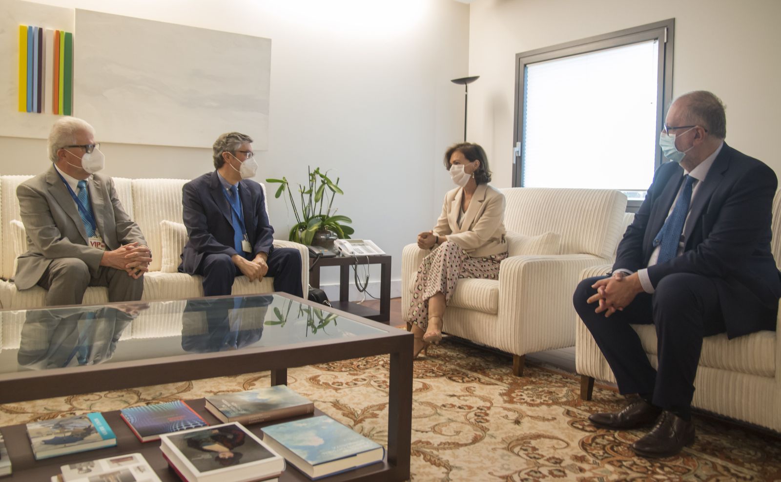 Carmen Calvo, con los representantes de FEREDE