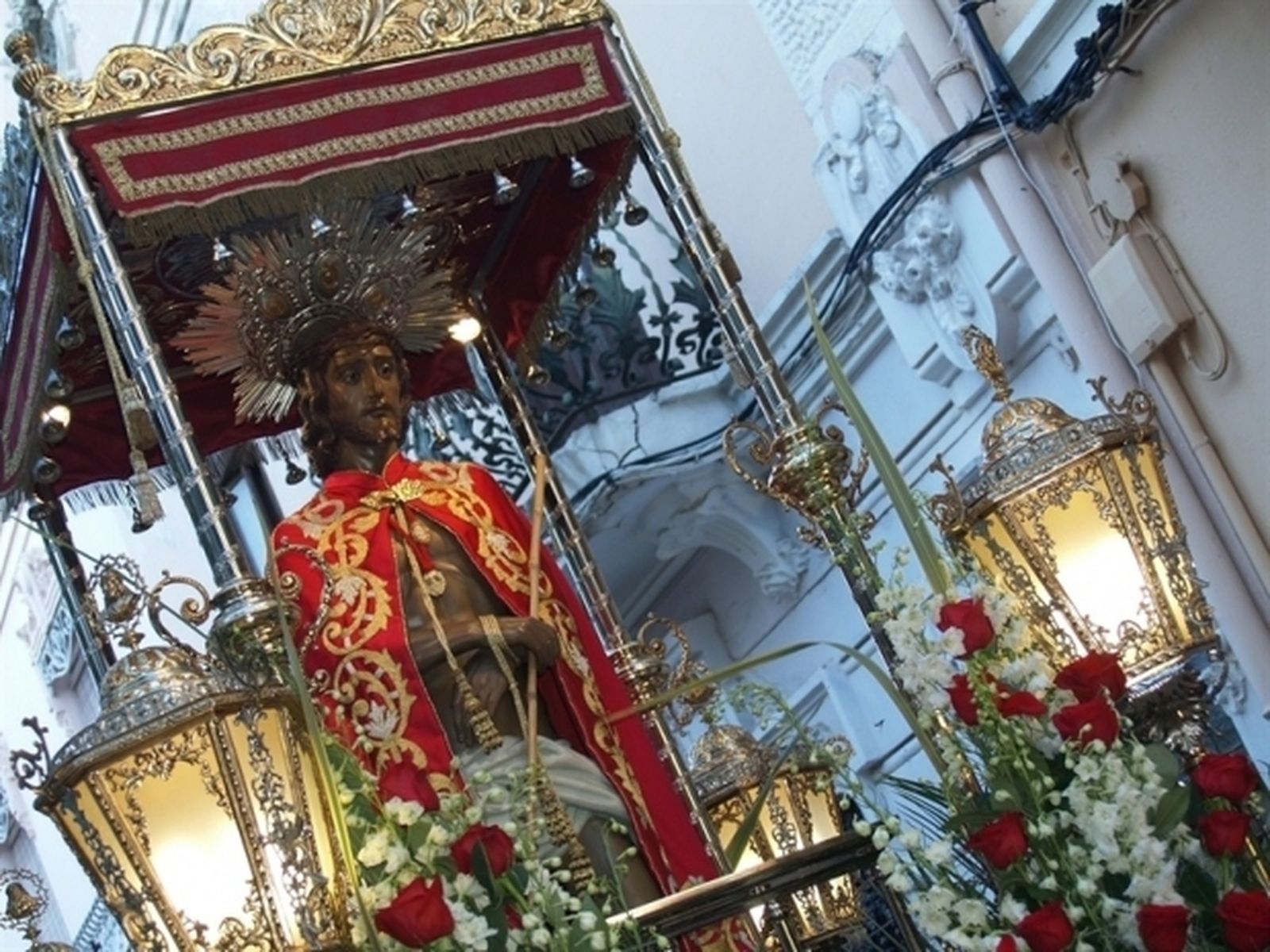 La negativa del párroco de Picanya a mantener la procesión, a falta de la imagen titular, enfrenta a una parte de la feligresía con D. Joaquin