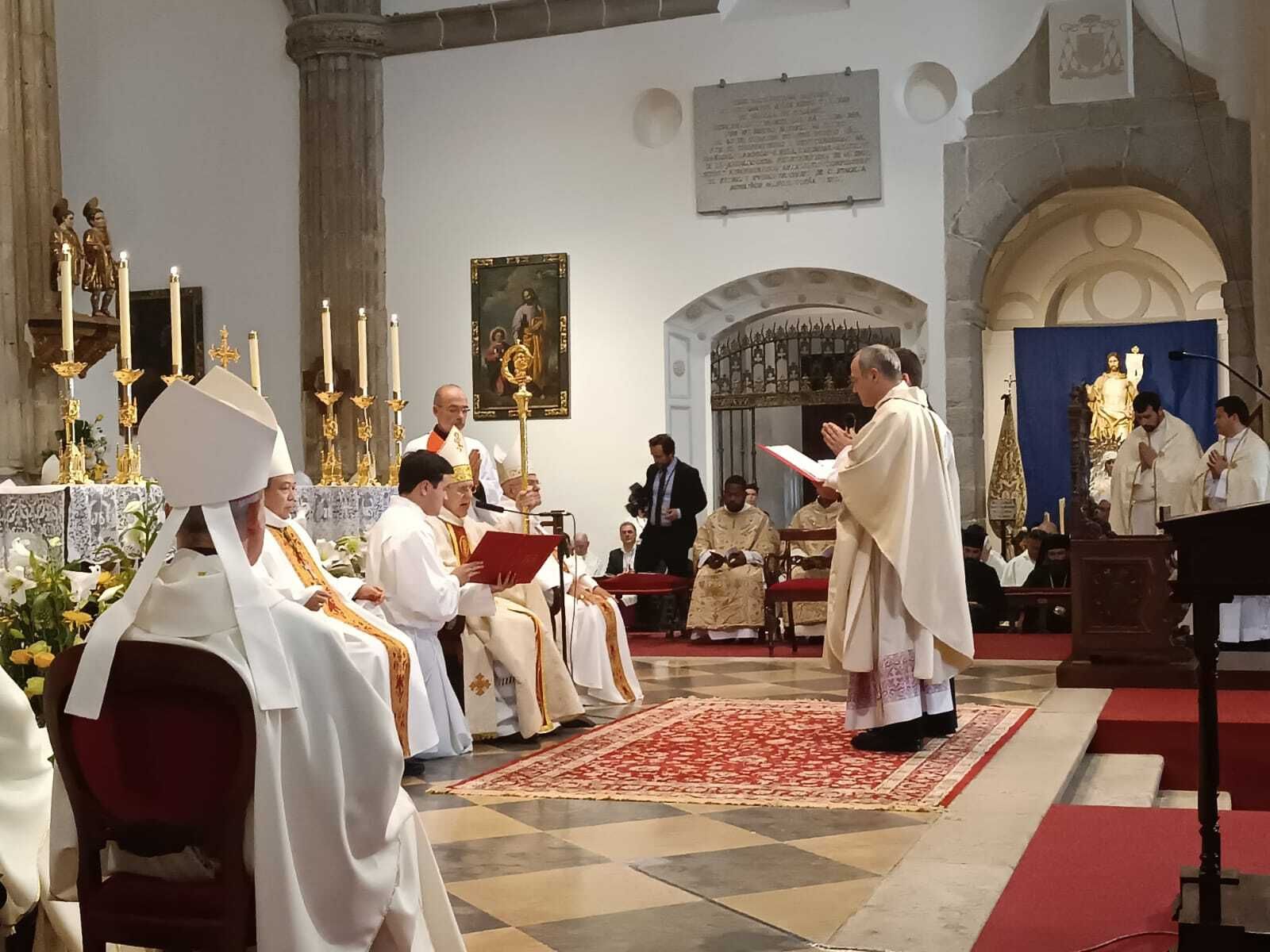 Antonio Prieto, junto al cardenal Osoro