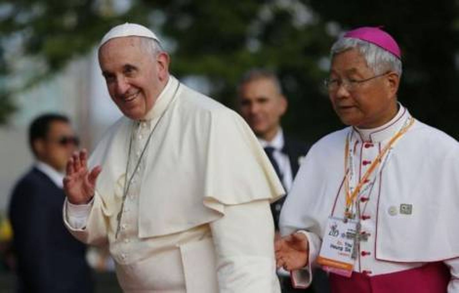 Francisco acomapañado de Lazzaro You Heung-sik