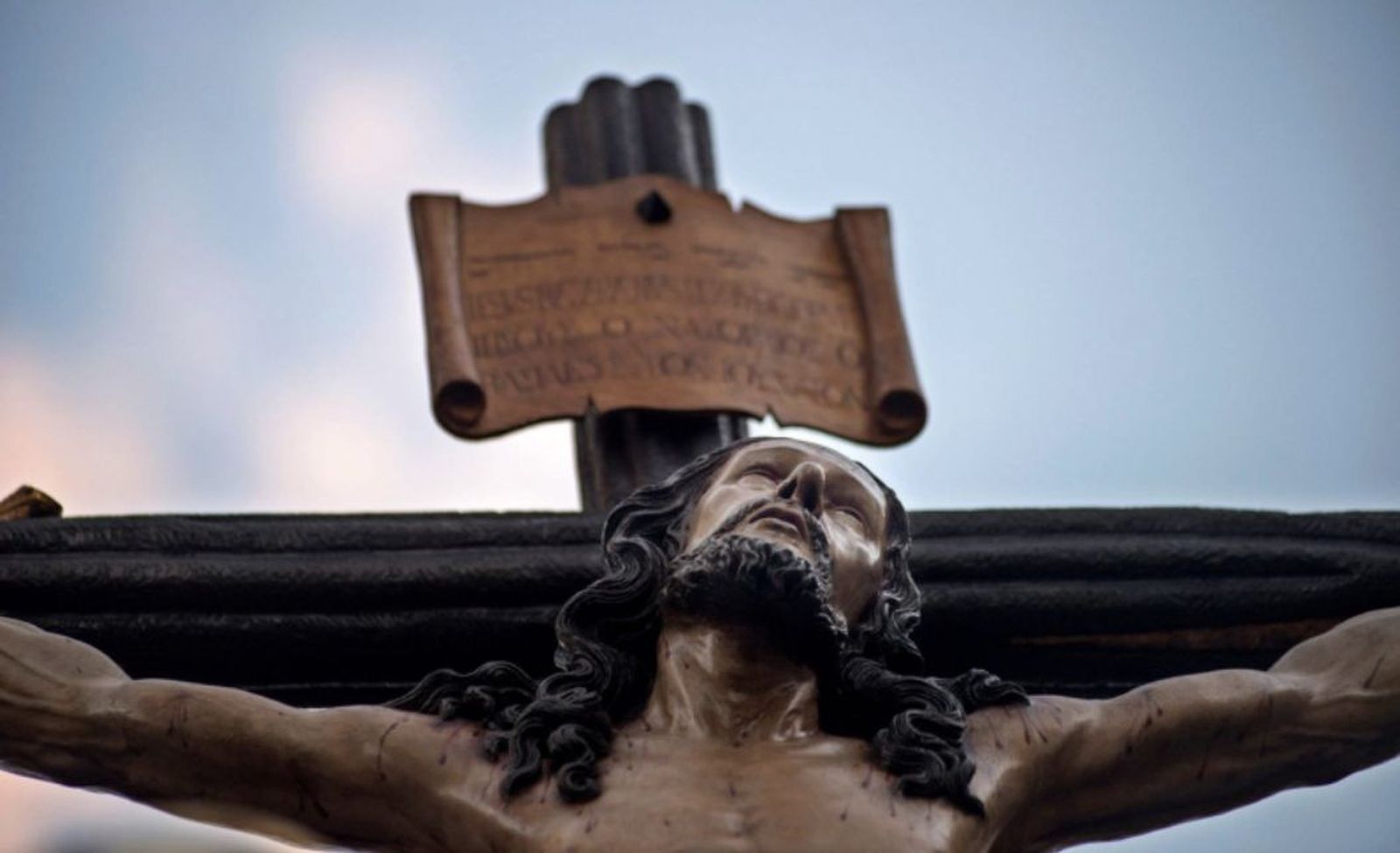 Jesús crucificado no aparece hasta el siglo V d.C.