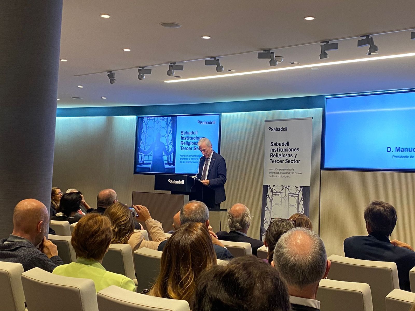 Manuel Bretón, durante su intervención en el Banco Sabadell