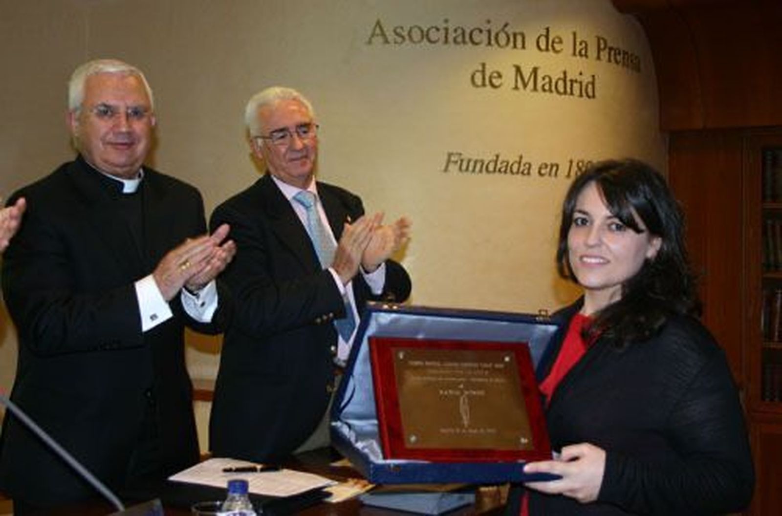 María Gómez, recibiendo el premio Lolo de Periodismo
