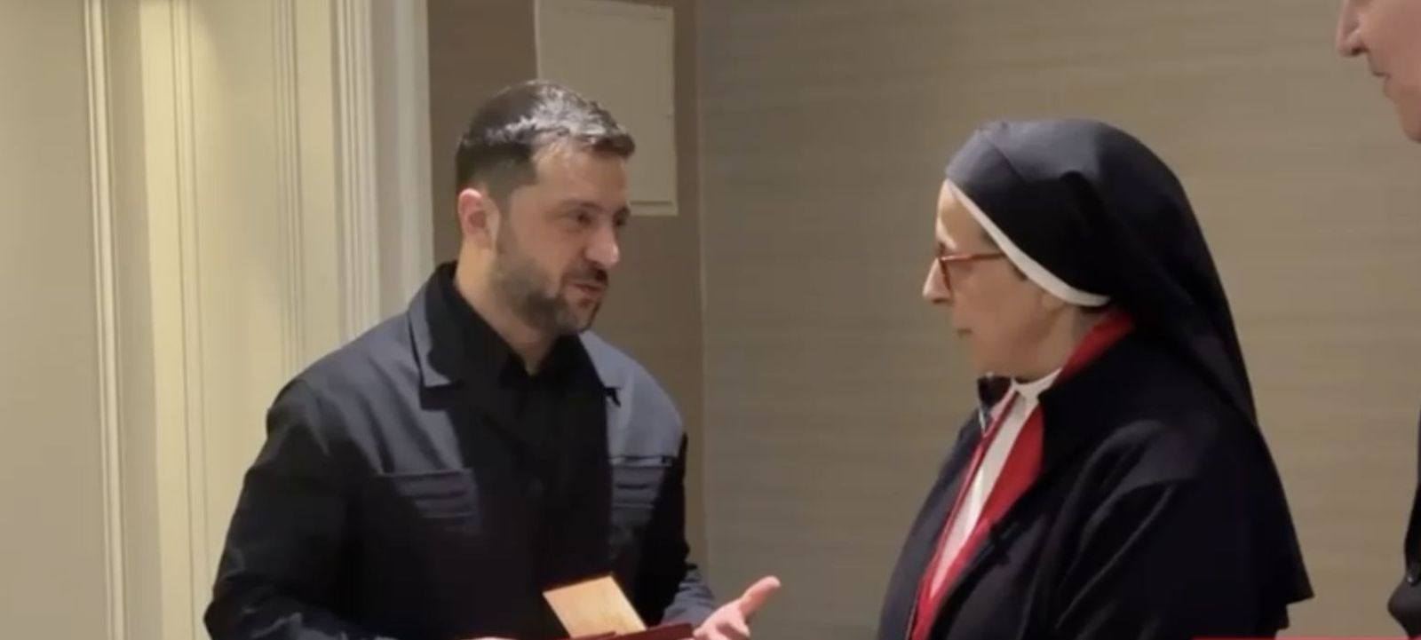 Entrega de la condecoración