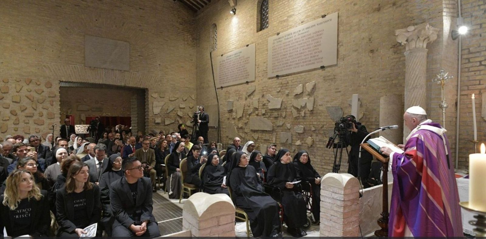 El Papa, en la catacumba de Priscila