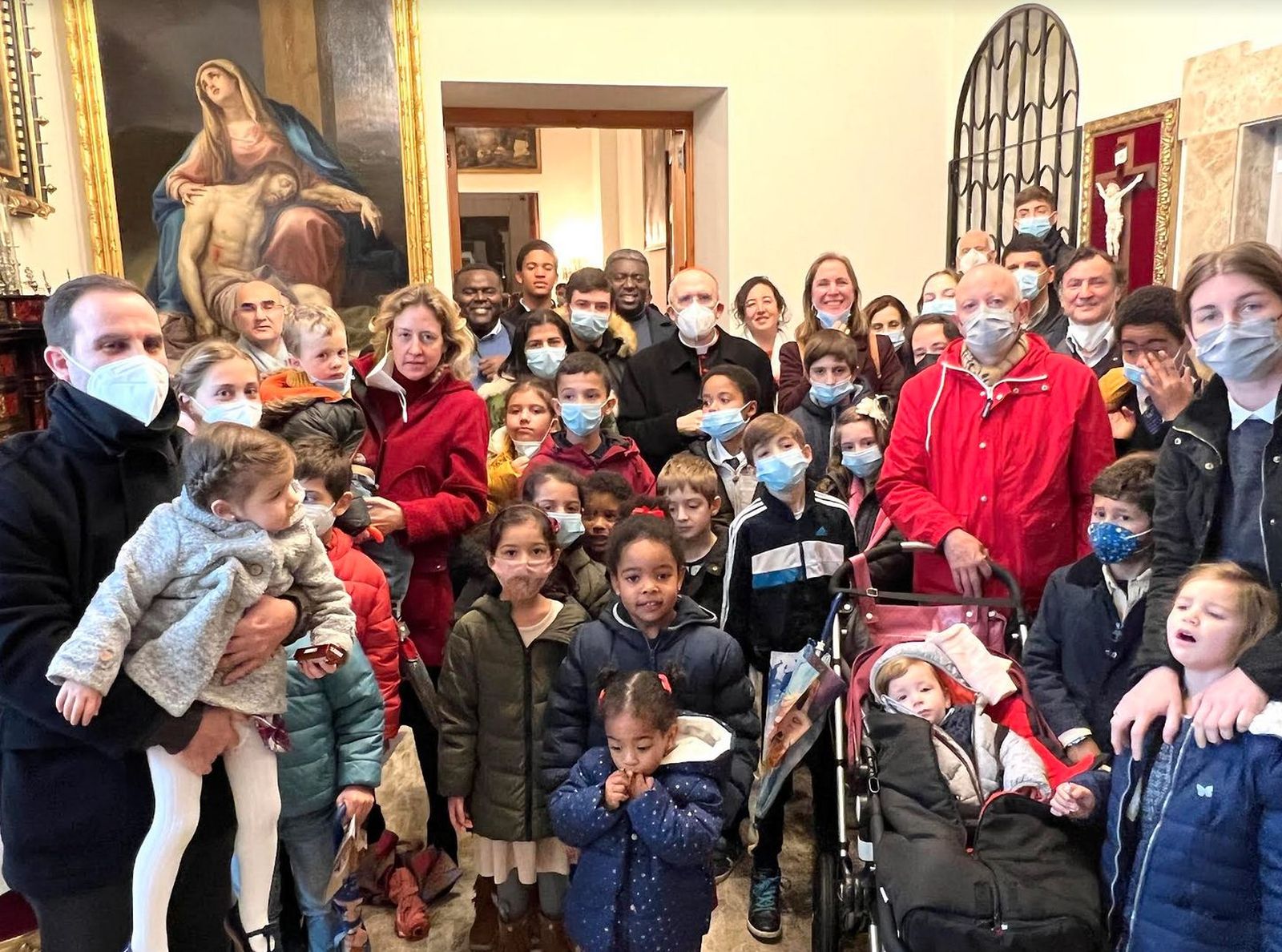 Foto de familia con Monseñor Osoro