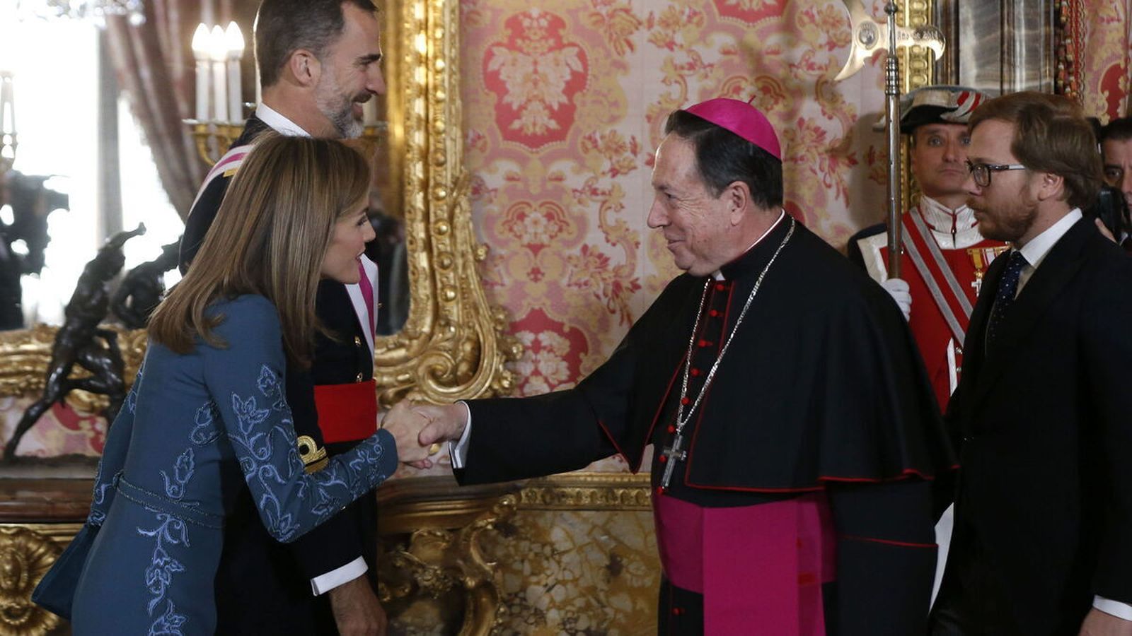 Los Reyes recuerdan la "gran humanidad y profundos valores" de Juan del Río