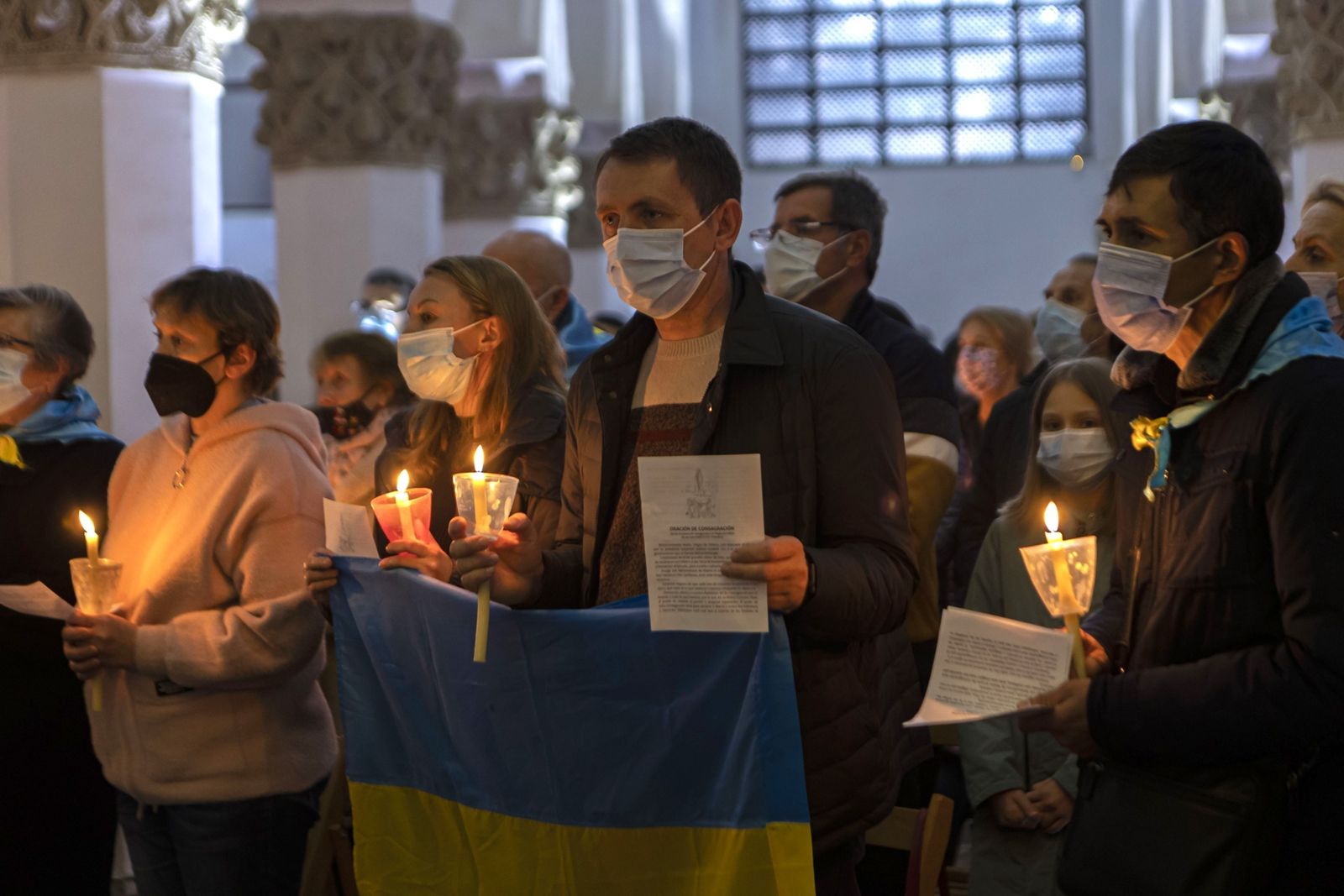Oración por la paz en la iglesia de Santo Tomé