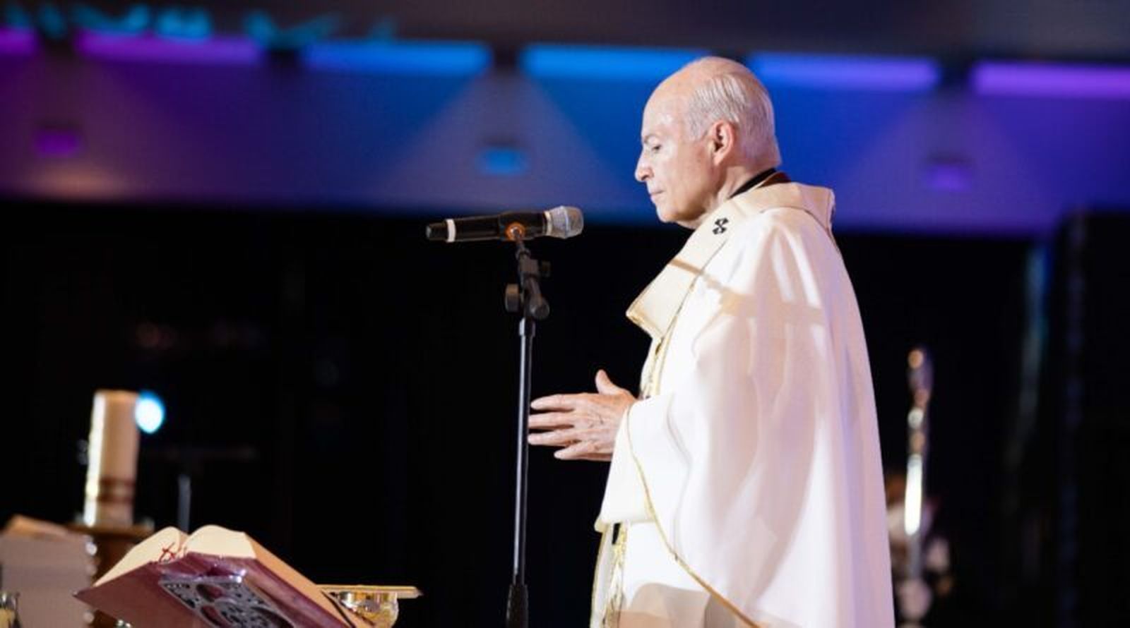 La educación es compartir experiencias de vida: Cardenal Aguiar Retes