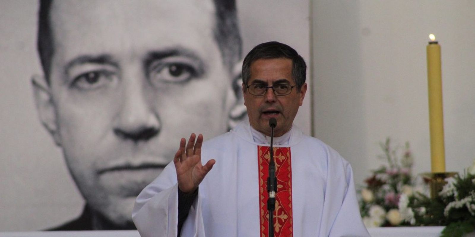 Mons. Pérez de Arce