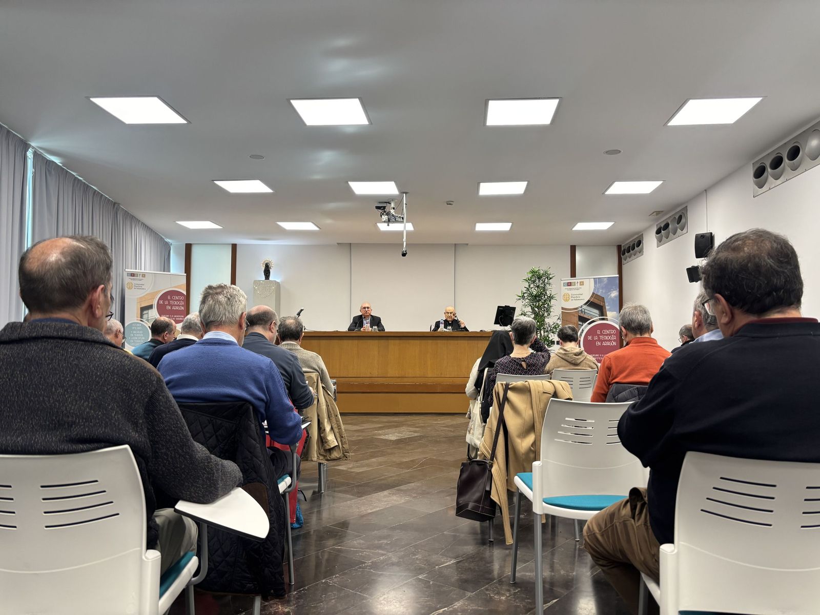 Ponencia de don Vicente Jiménez, obispo emérito de Zaragoza