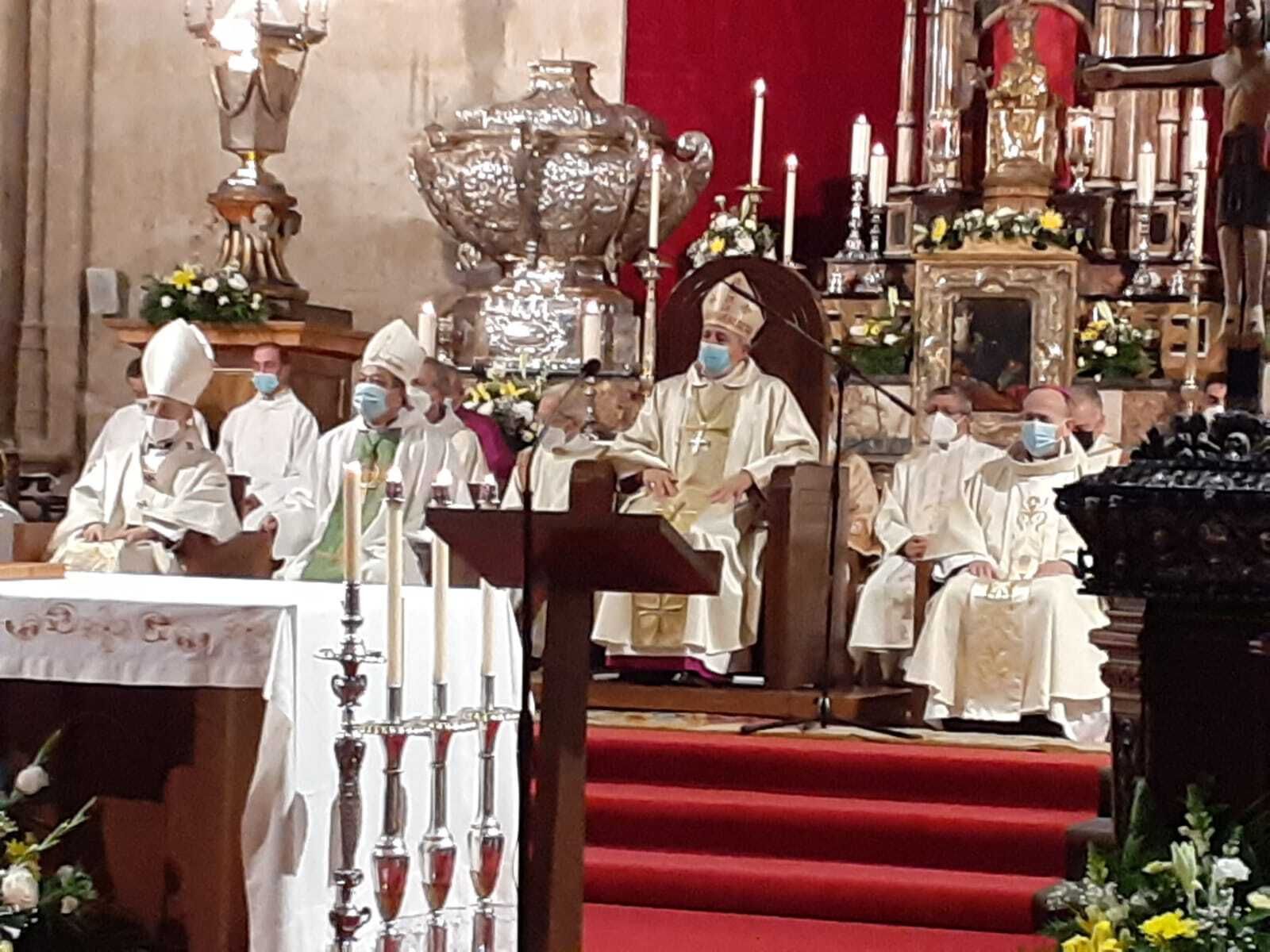 José Luis Retana toma posesión de la diócesis de Salamanca