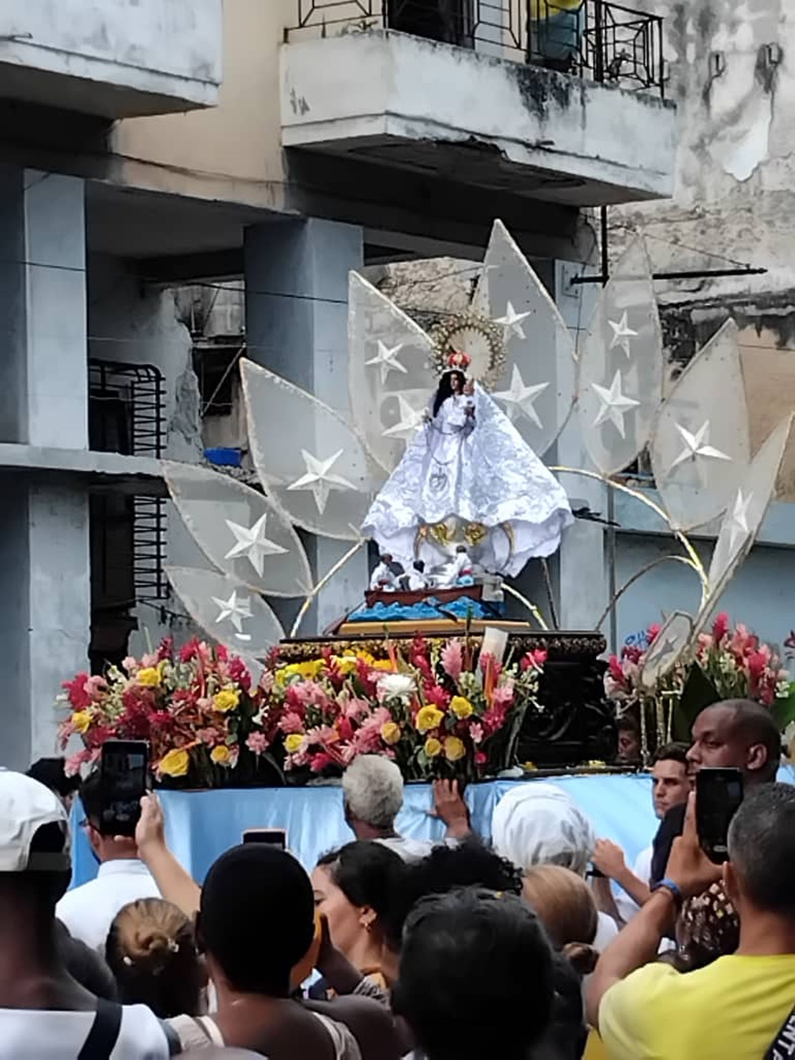 procesión de la Virgen de la Caridad del cobre