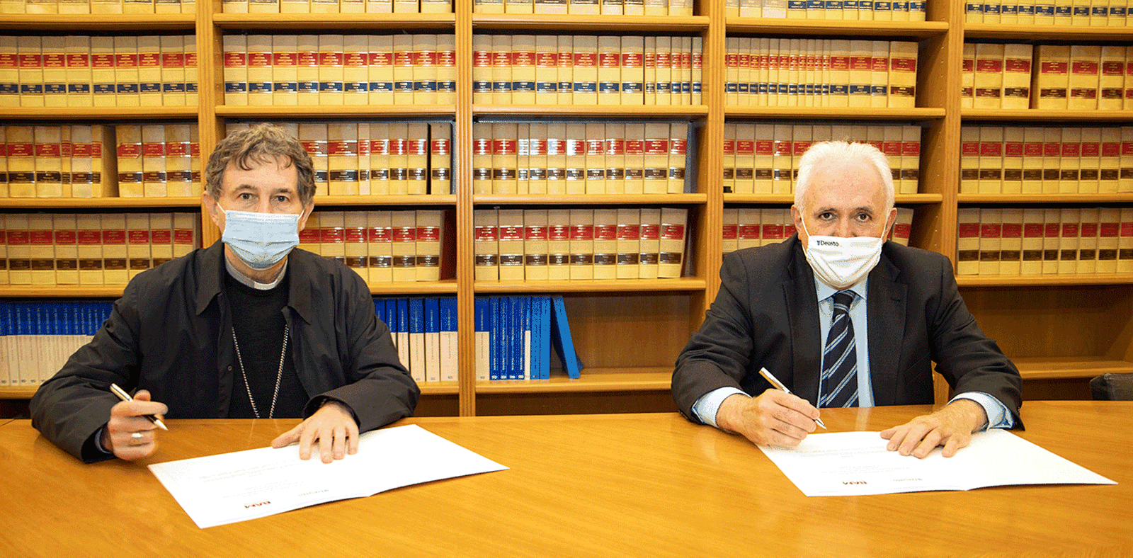 Joseba Segura y el rector de Deusto