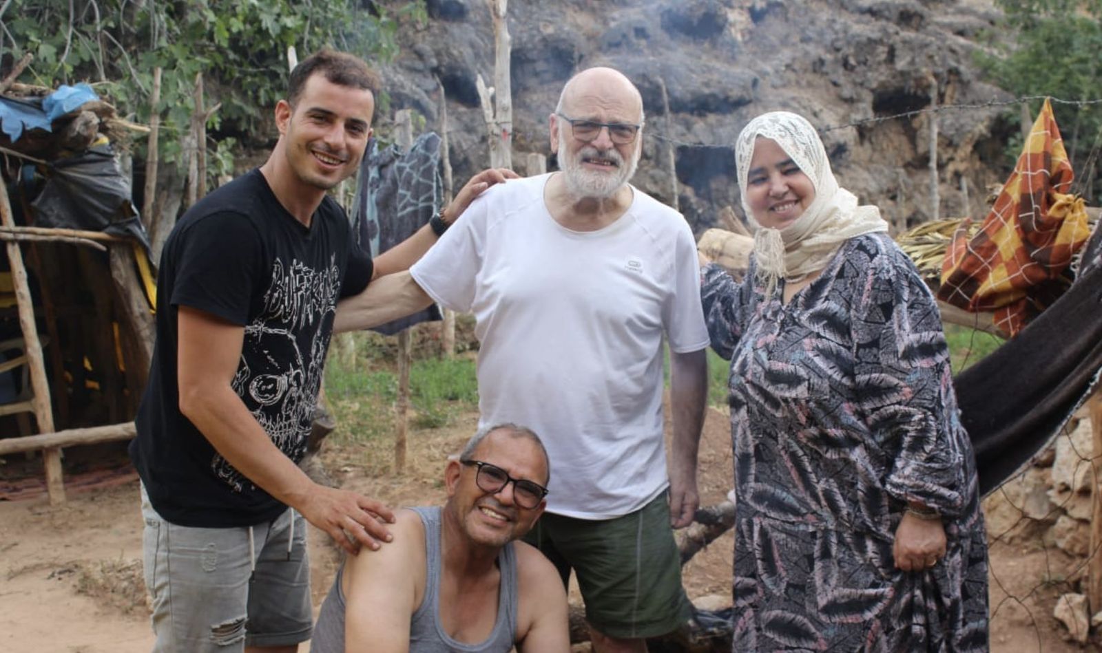 José Alberto Vicente, con una familia marroquí