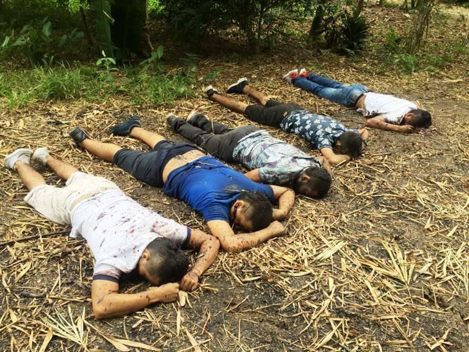 Los cadáveres de los jóvenes asesinados
