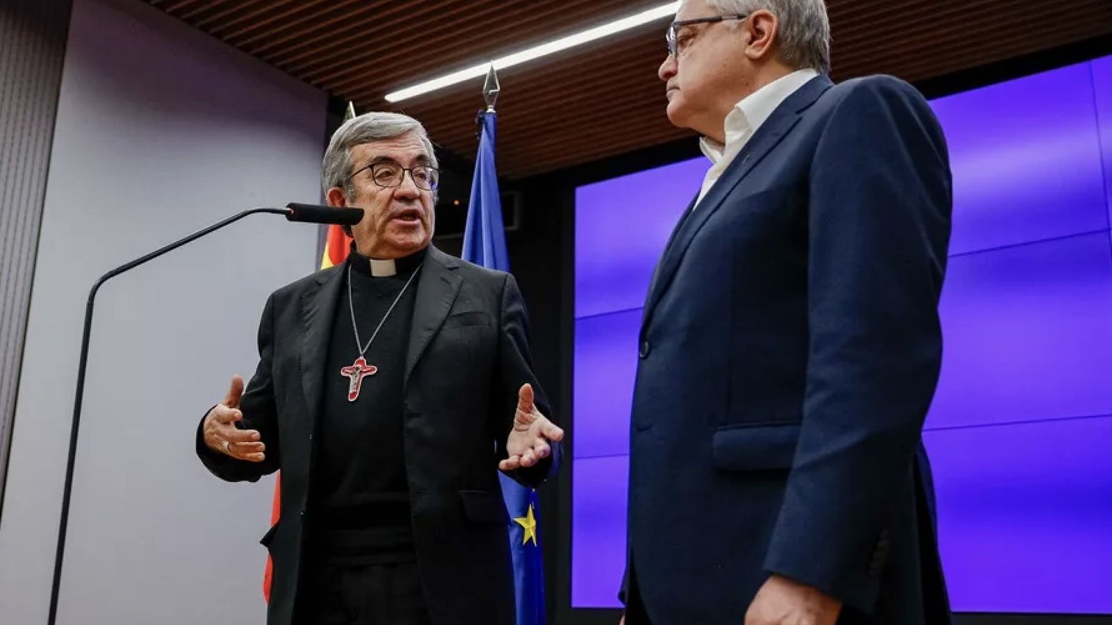 Argüello con Díaz Saraiego tras la firma del acuerdo con el Gobierno