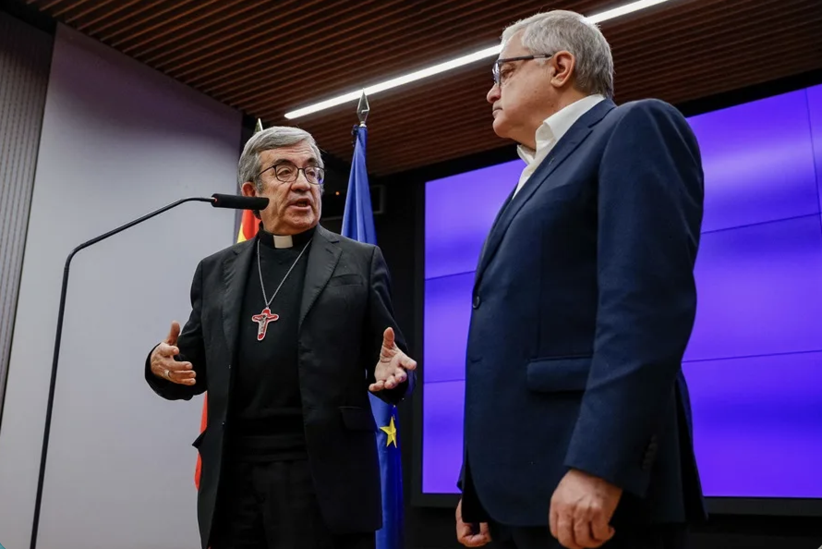 Argüello con Díaz Saraiego tras la firma del acuerdo con el Gobierno