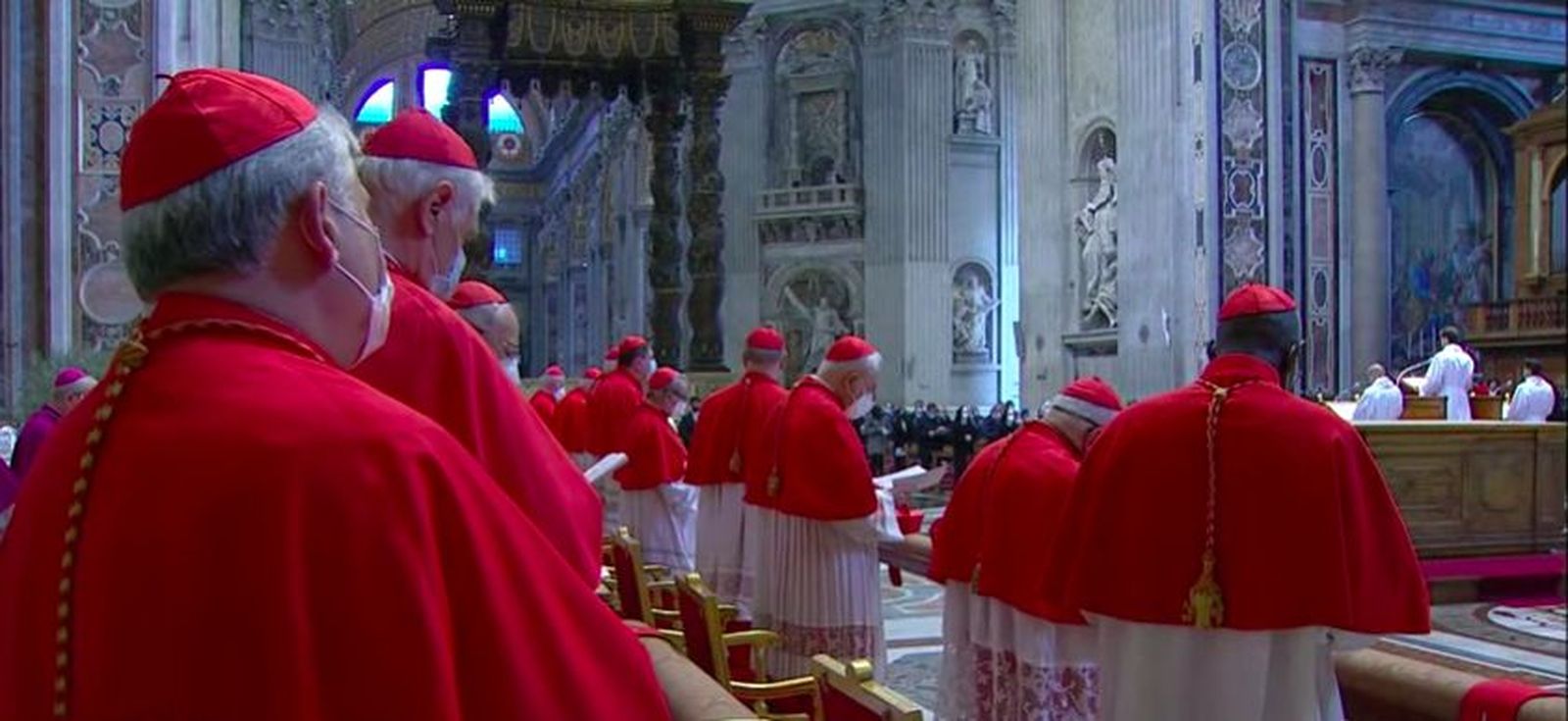 Los cardenales, junto al Papa