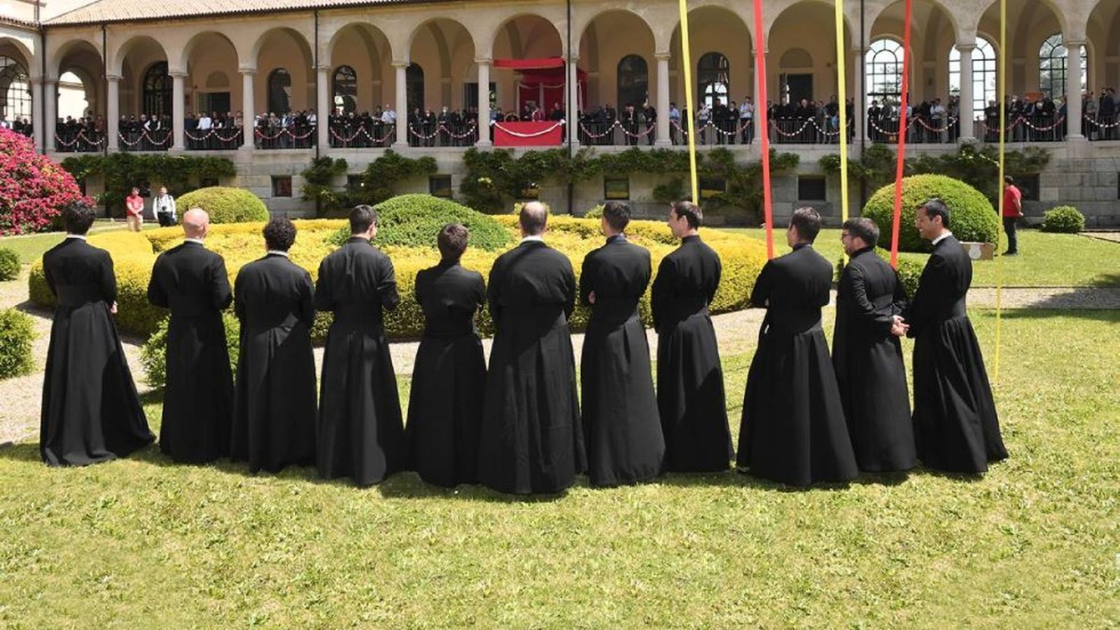 Sacerdotes de la archidiócesis de Milán