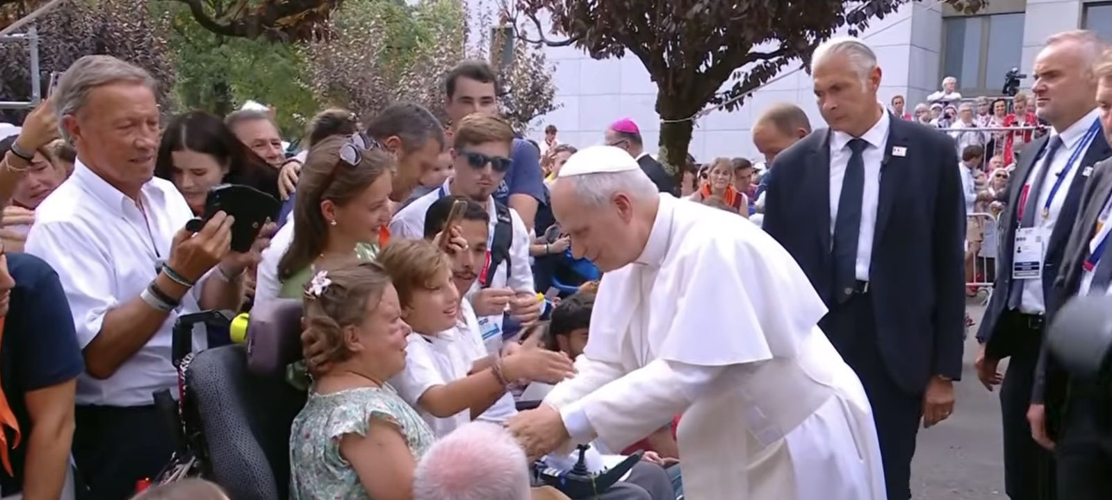 El Papa, con los enfermos en Lourdes