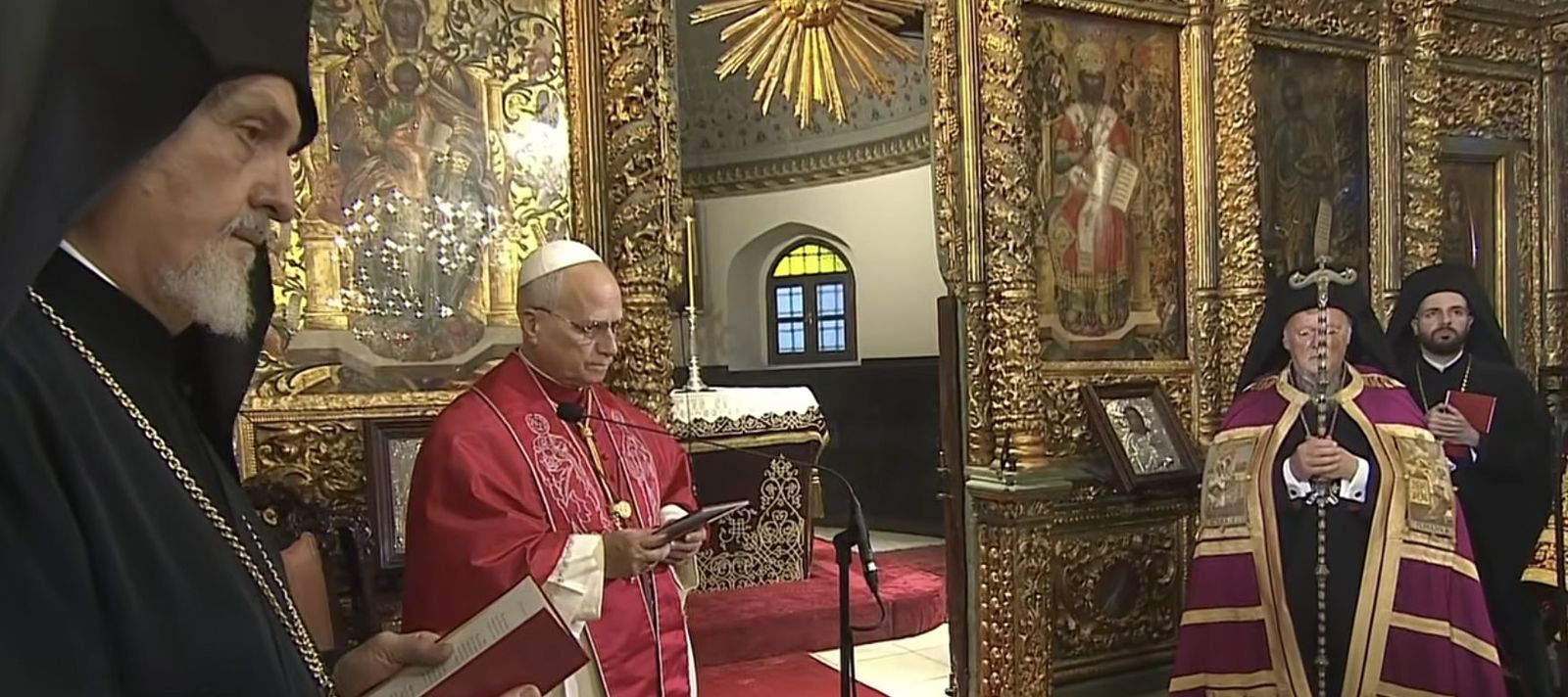 Oración común entre Bartolomé y León