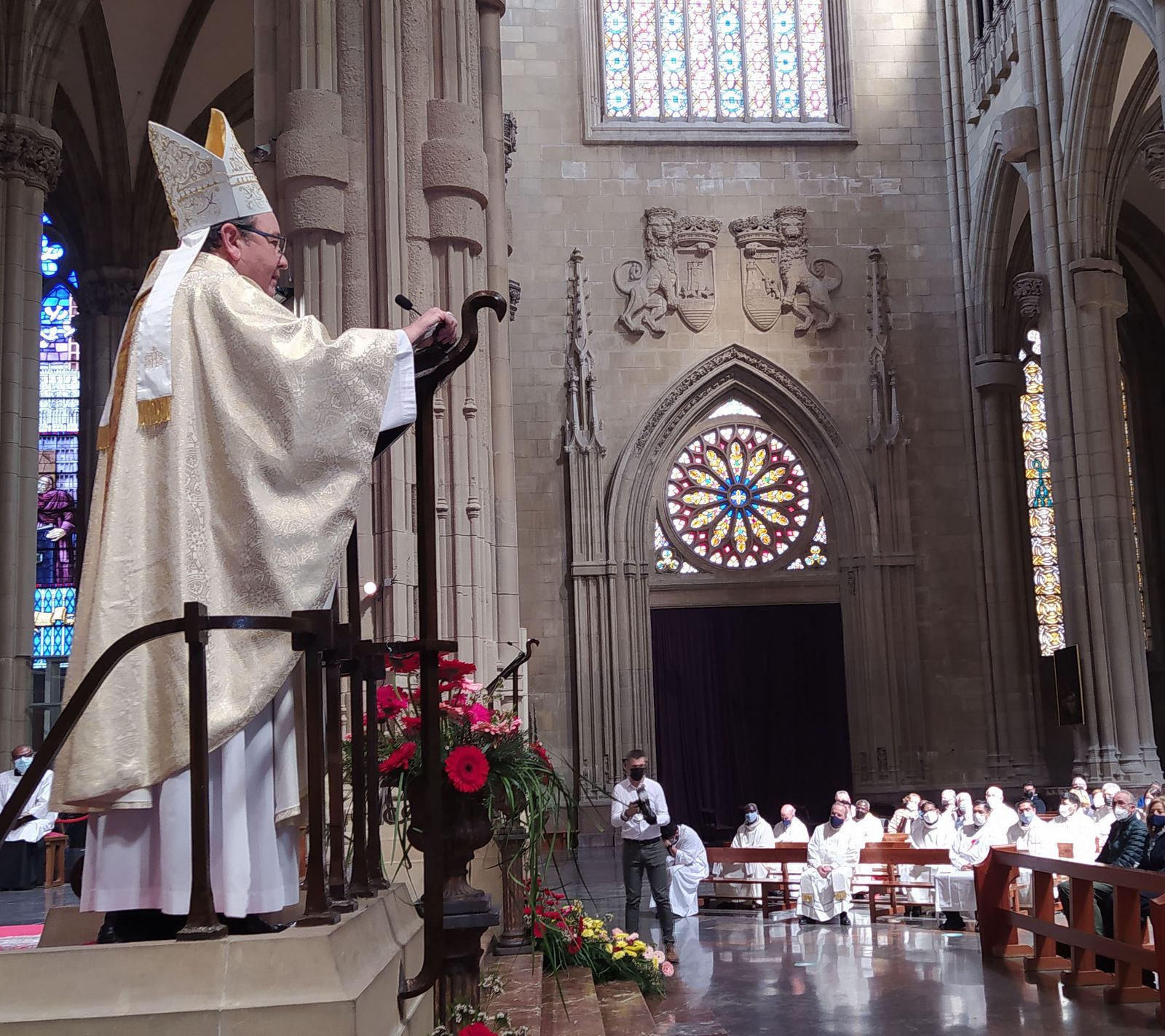 Vitoria abre un periodo de consulta  pública de octubre a abril para “renovar  la Iglesia de cara al futuro”