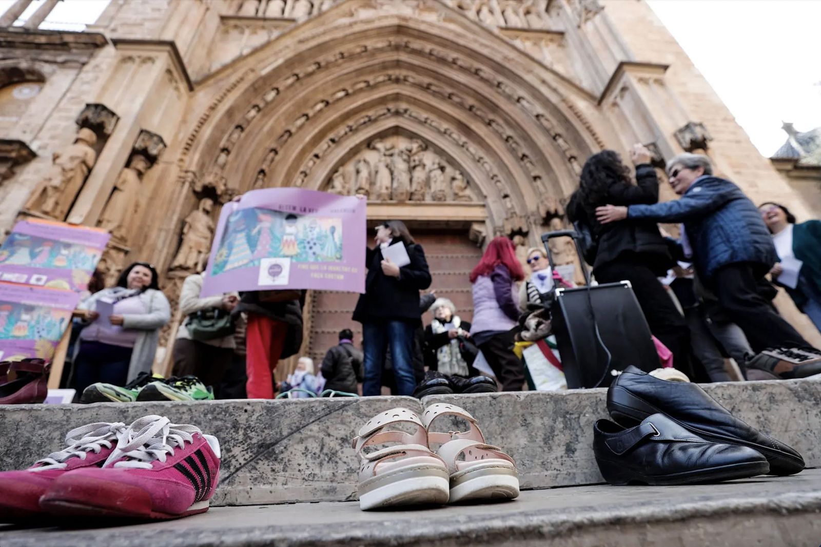 Acto de Alcem la Veu ante la catedral de Valencia