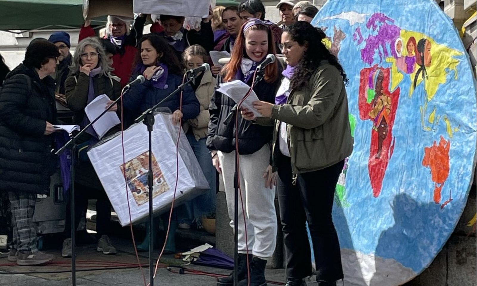 Acto de la Revuelta de Mujeres frente a la Almudena en Madrid