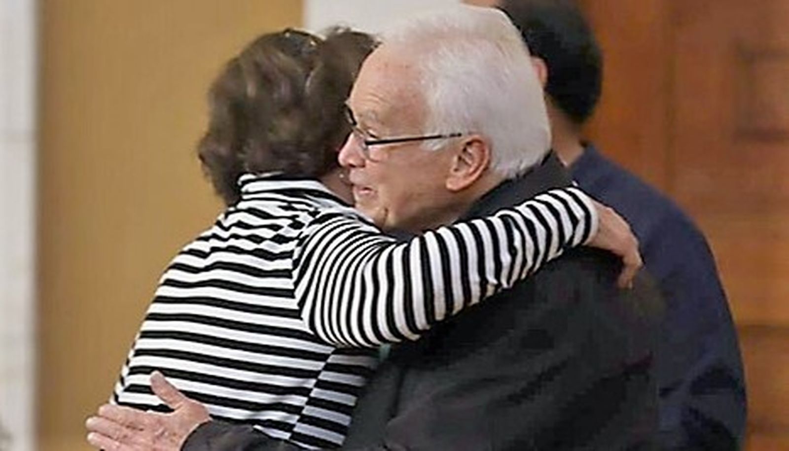 Seis abrazos en el dolor para suscitar esperanza