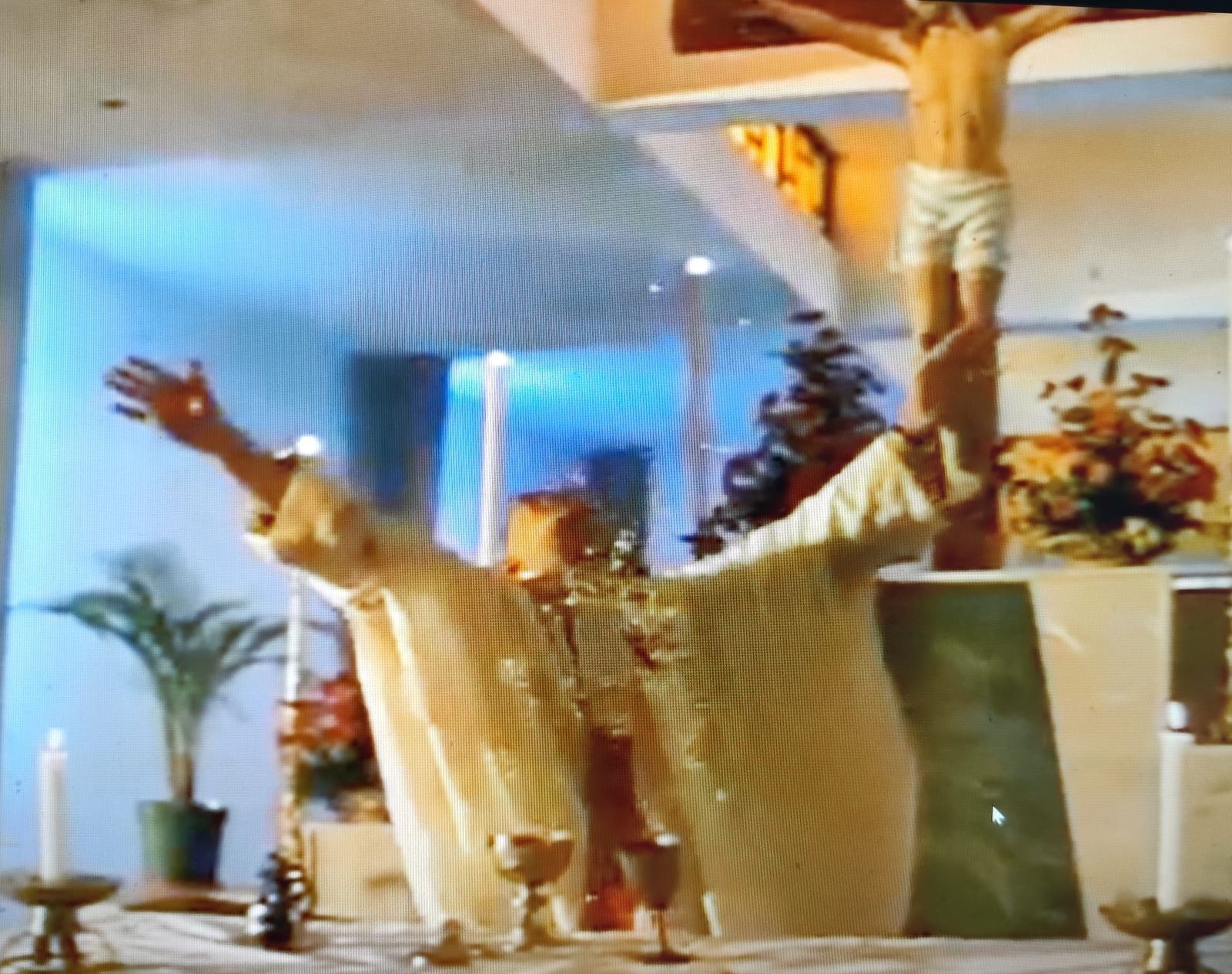 Mons. Romero asesinado mientras celebraba Misa